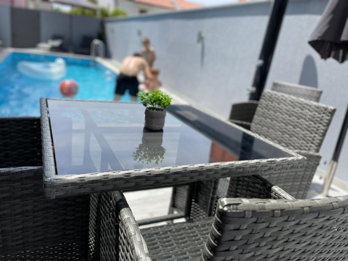 Villa Maleo メドゥリン エクステリア 写真